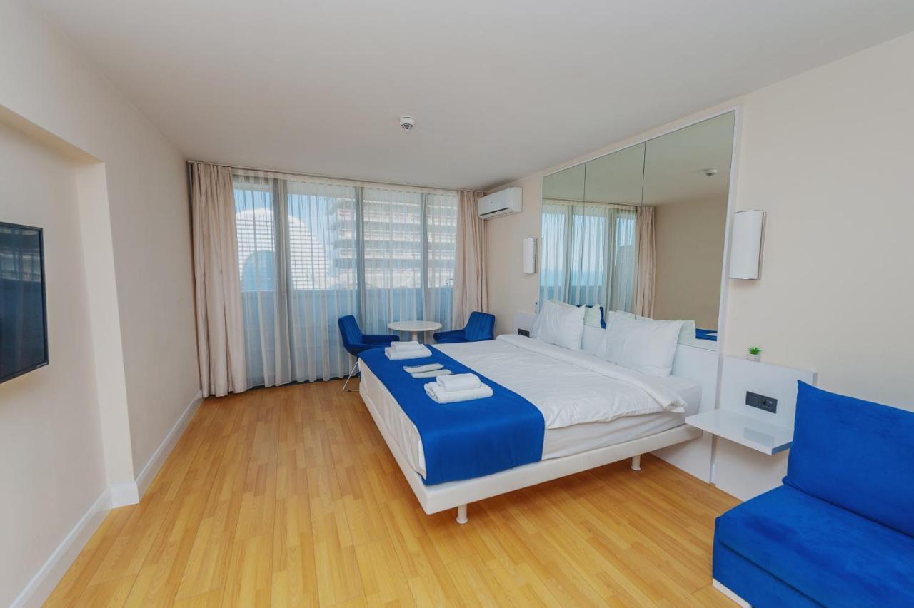 Orbi City Suite Batumi Exteriör bild