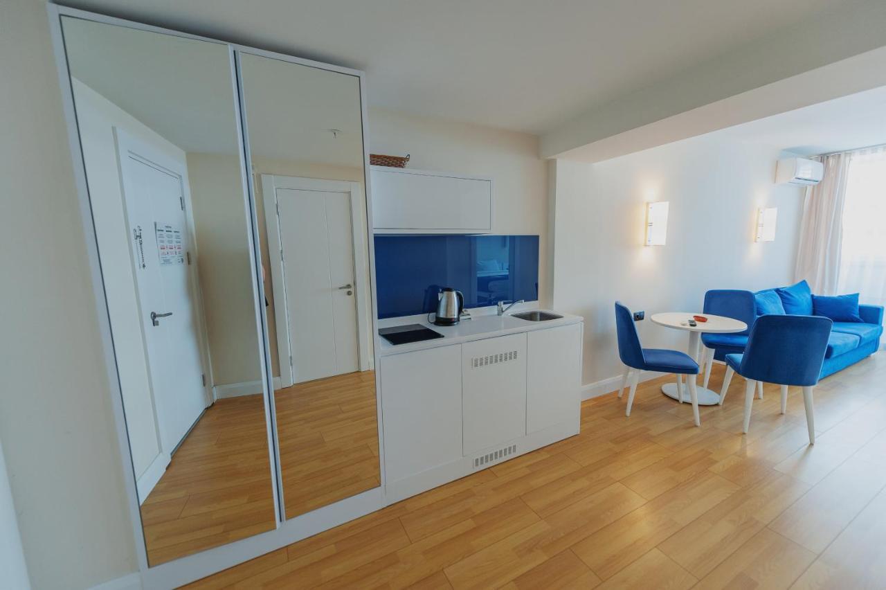 Orbi City Suite Batumi Exteriör bild
