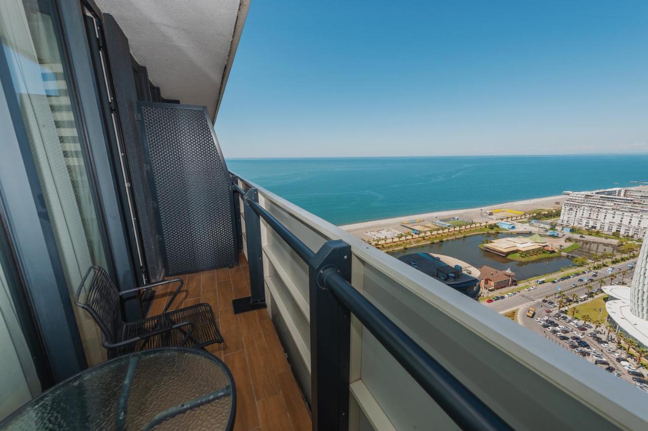 Orbi City Suite Batumi Exteriör bild