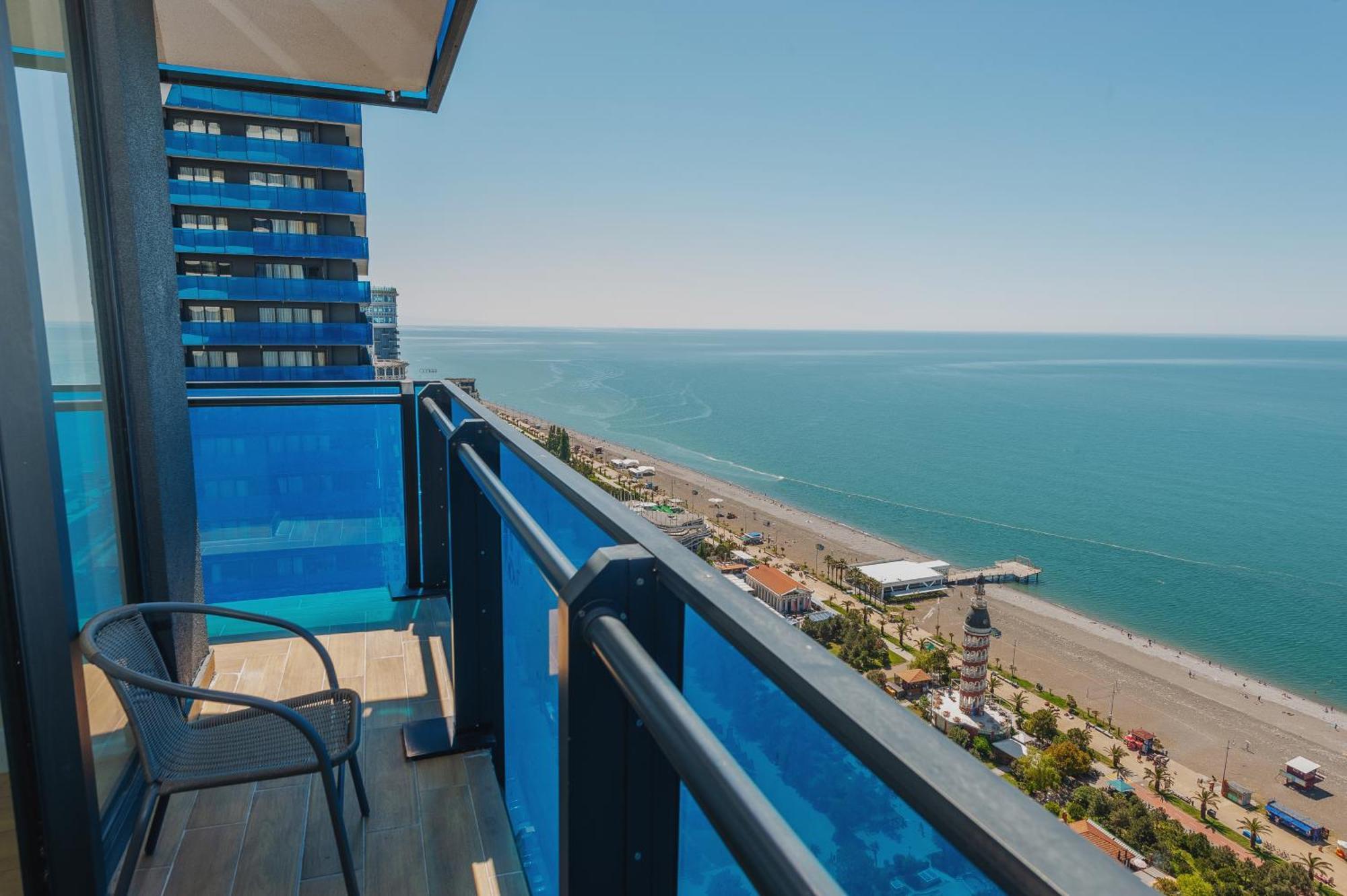 Orbi City Suite Batumi Exteriör bild