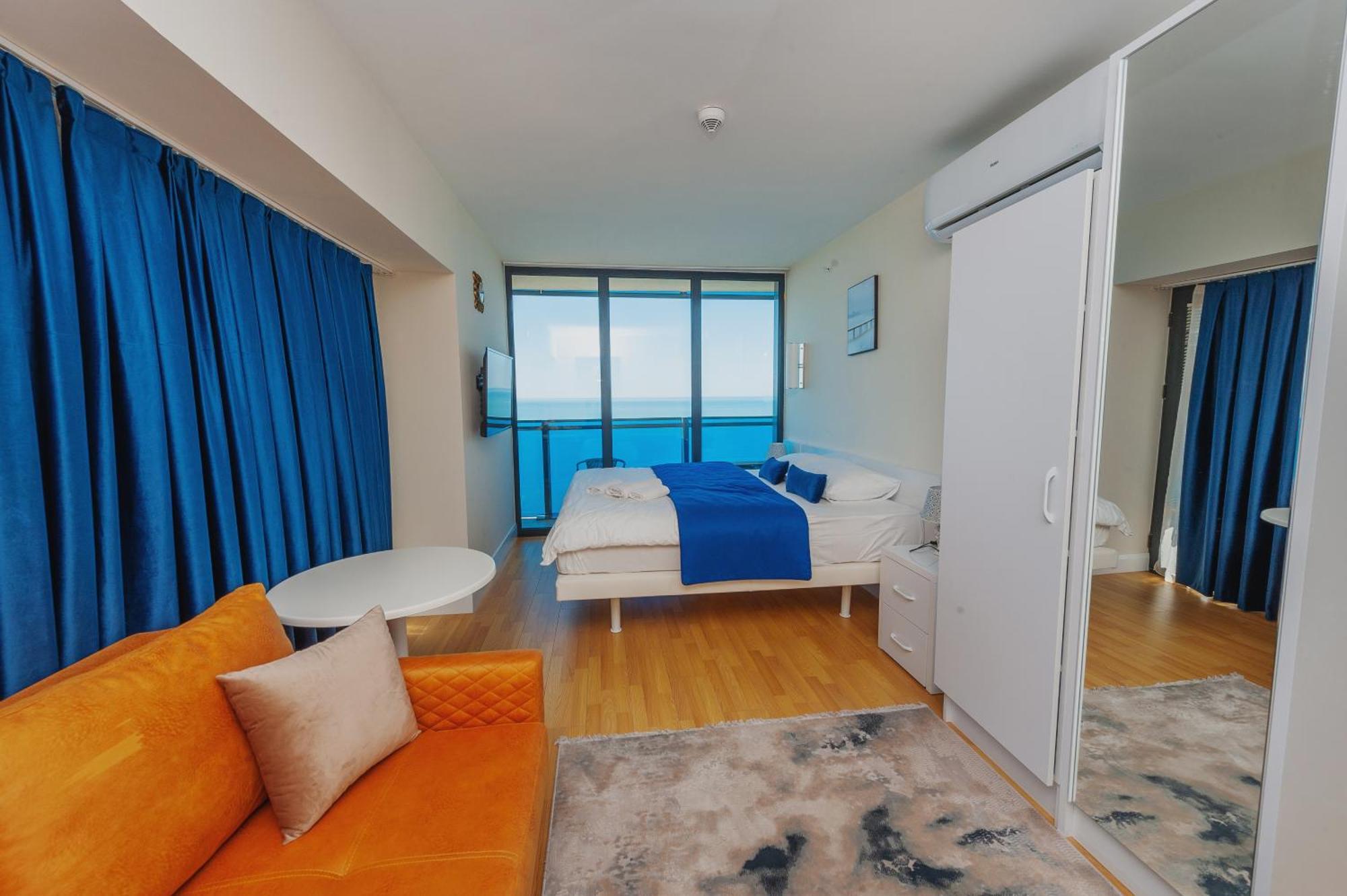 Orbi City Suite Batumi Exteriör bild