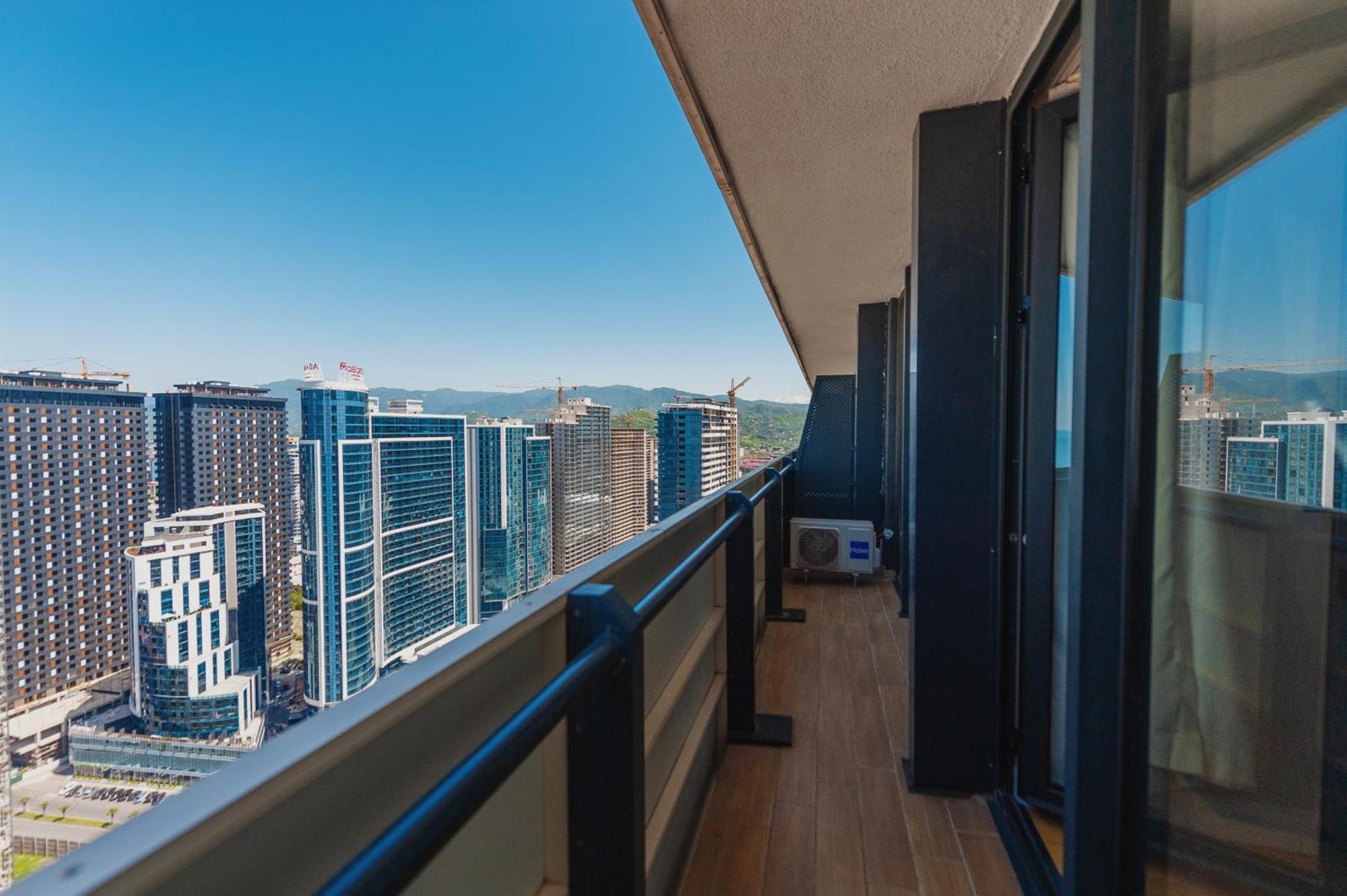 Orbi City Suite Batumi Exteriör bild