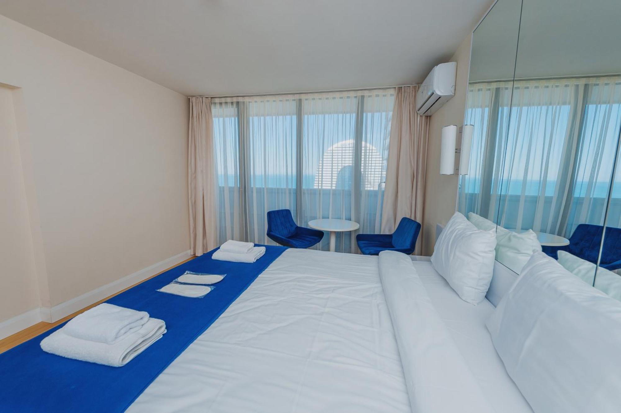 Orbi City Suite Batumi Exteriör bild
