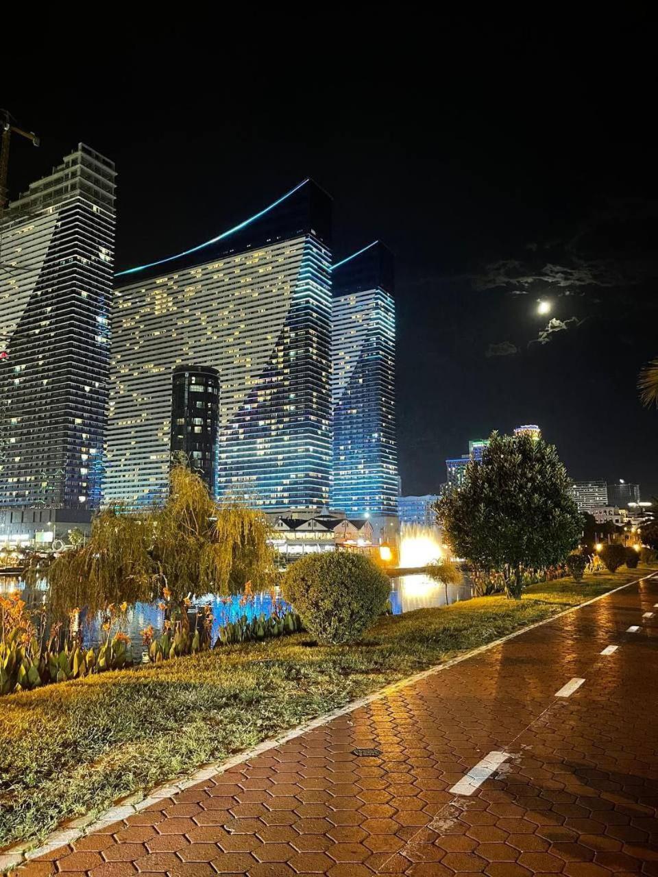 Orbi City Suite Batumi Exteriör bild