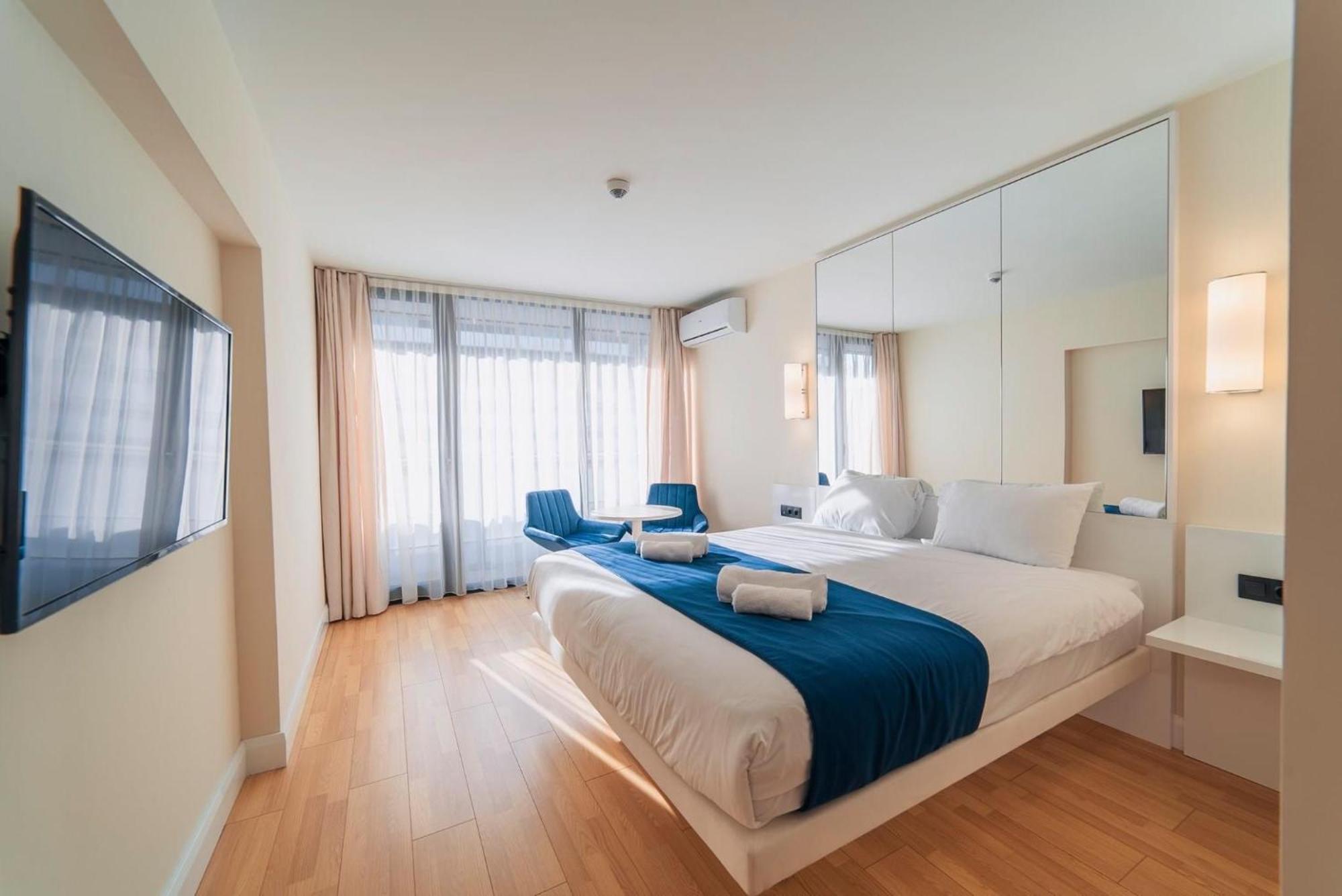 Orbi City Suite Batumi Exteriör bild