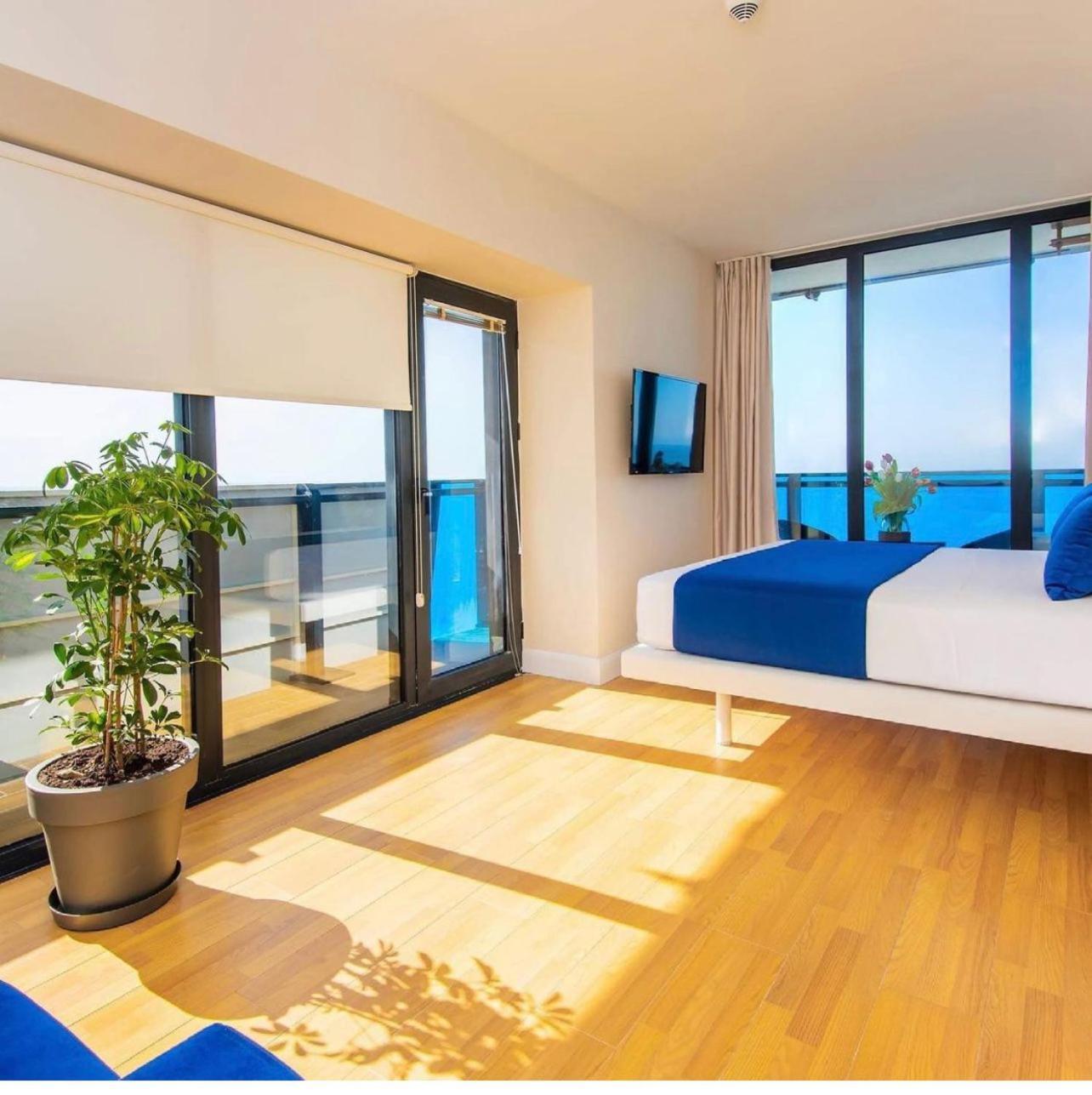 Orbi City Suite Batumi Exteriör bild
