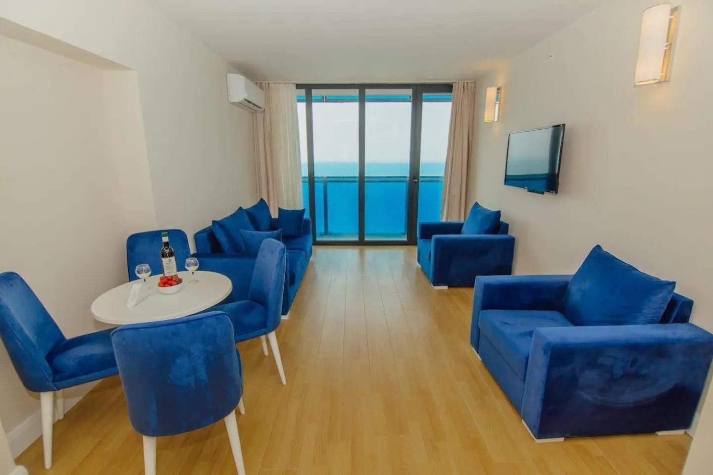 Orbi City Suite Batumi Exteriör bild